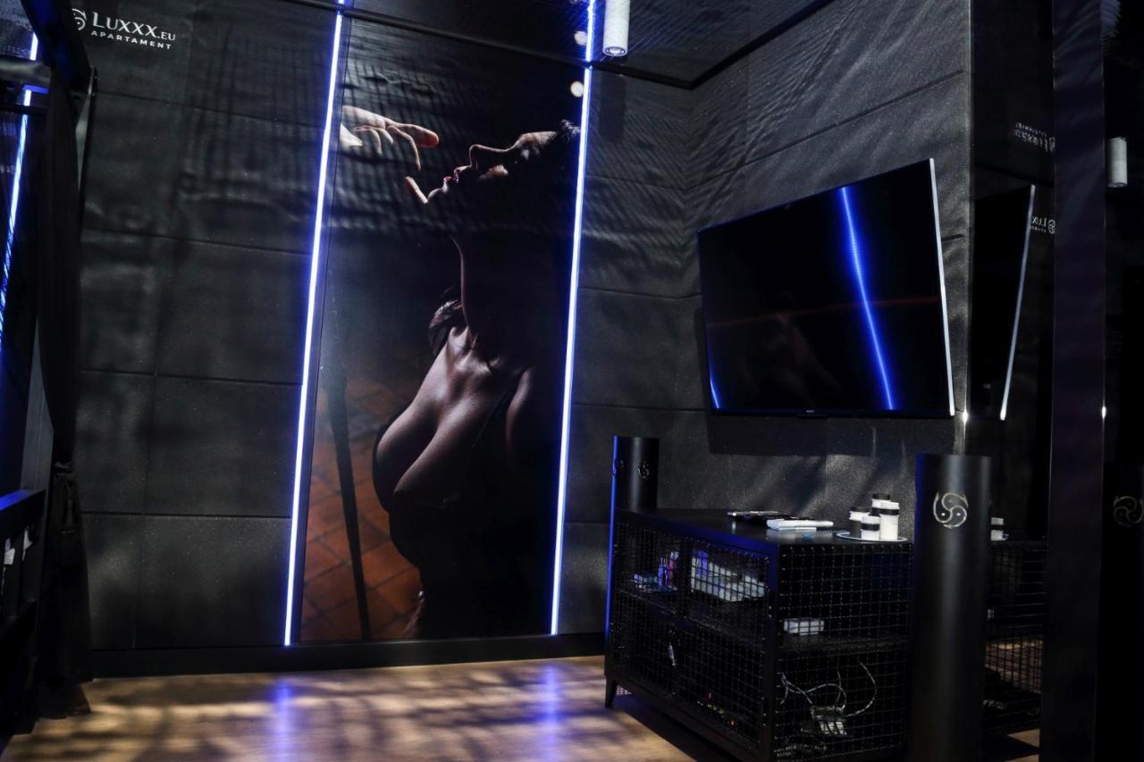 Bdsm Apartament Czestochowa Luxxx - Adults Only - Tylko Dla Doroslych Eksteriør bilde