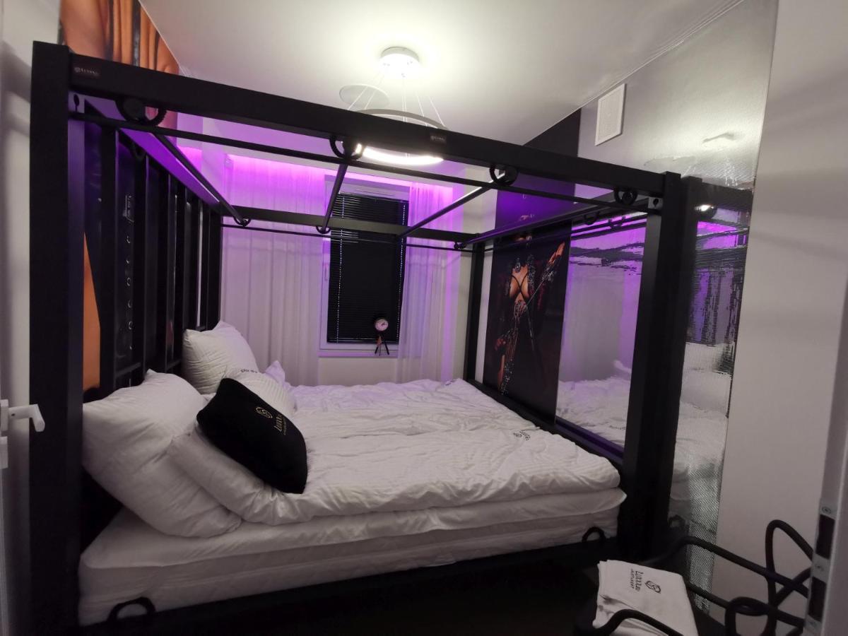 Bdsm Apartament Czestochowa Luxxx - Adults Only - Tylko Dla Doroslych Eksteriør bilde